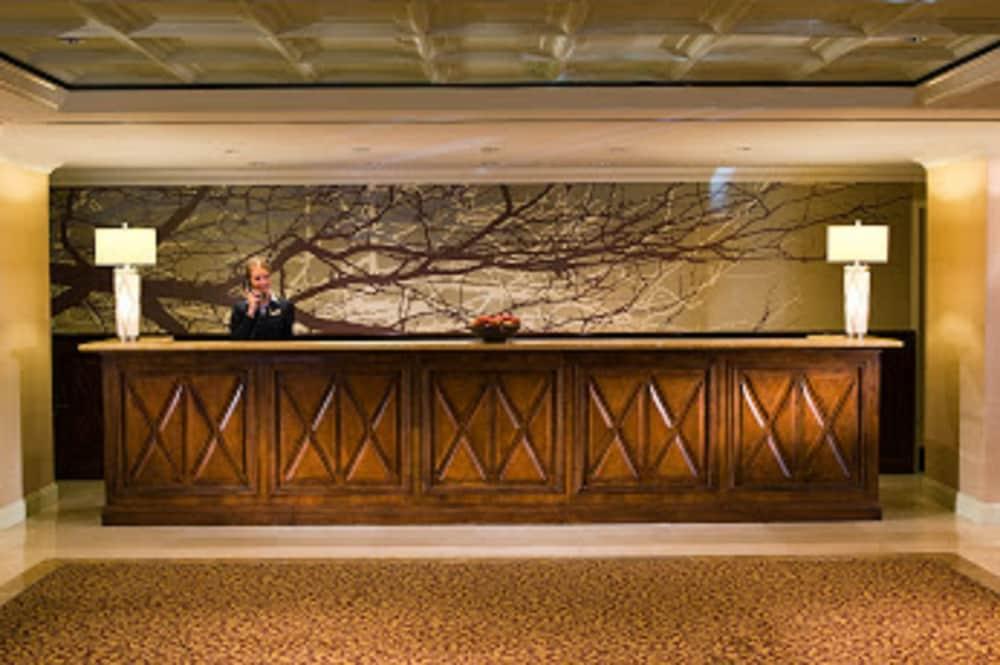 Warwick Hotel 4*