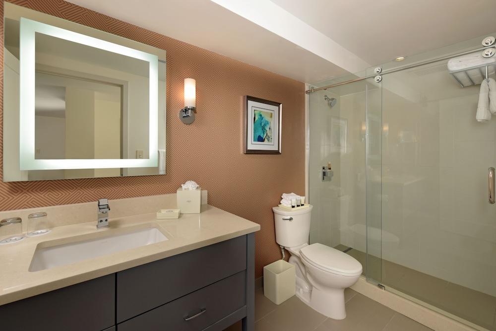 Warwick Hotel 4*