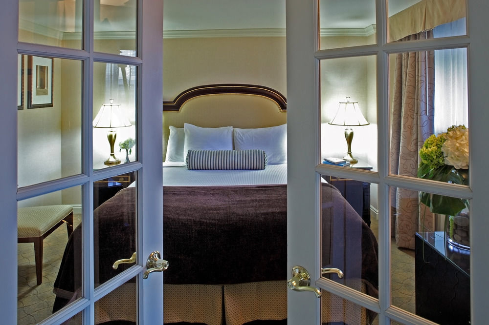 Hotel Warwick 4*